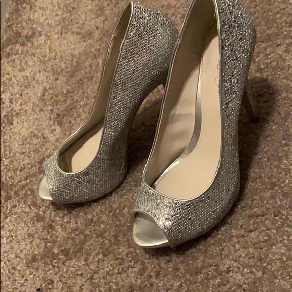 Heels - Picture 2 of 2